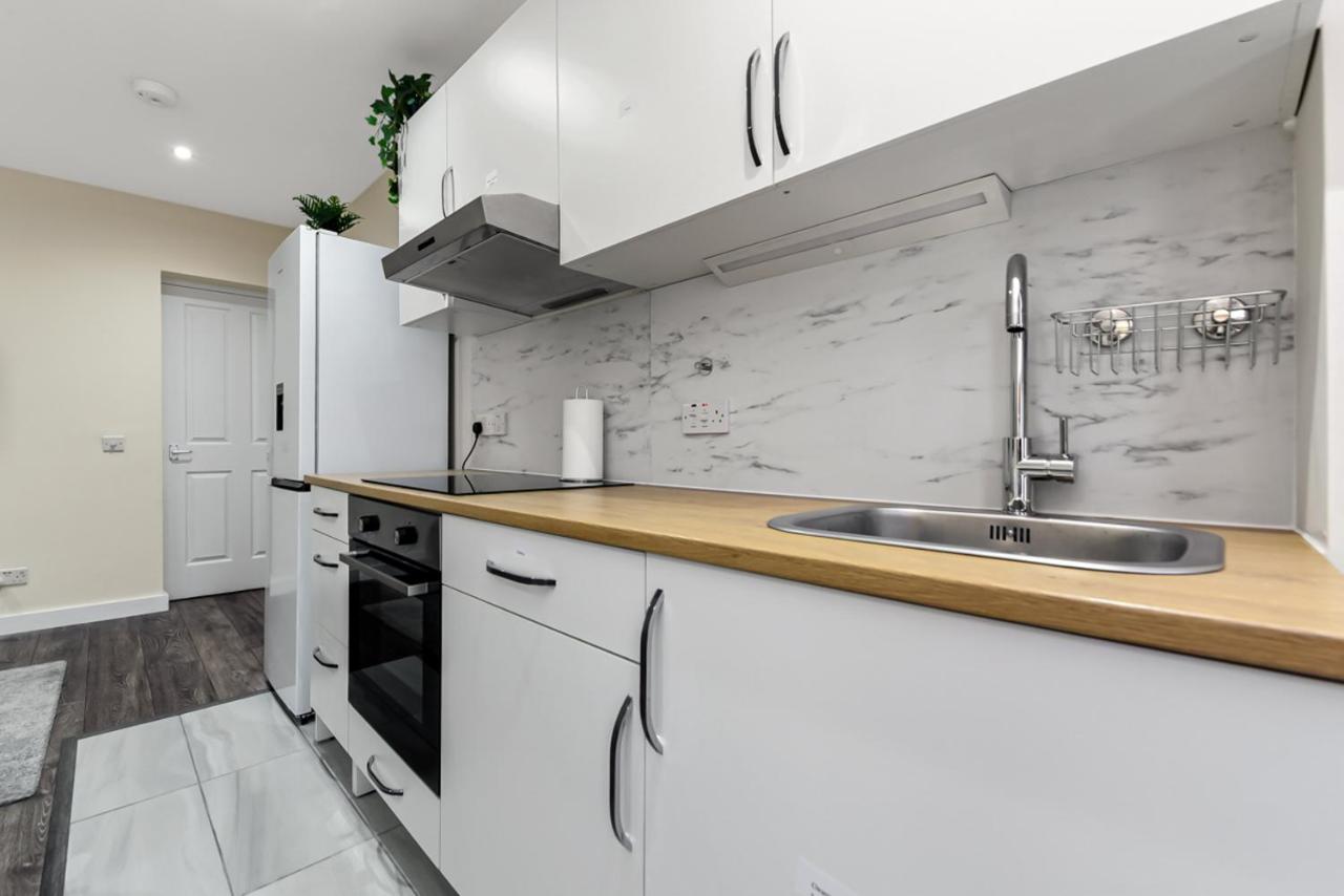 Family Friendly, Zone 2, 2 Beds, Overground London Ngoại thất bức ảnh