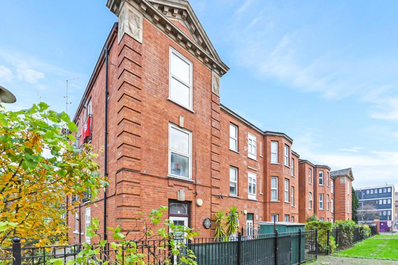 Family Friendly, Zone 2, 2 Beds, Overground London Ngoại thất bức ảnh